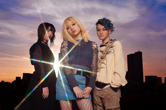 8月1日に新曲「赤いワインに涙が…」を配信リリース！