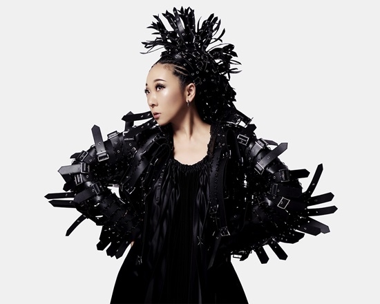 ニューアルバムタイトル曲「LOVE NEVER DIES」MVに渡辺直美が出演！