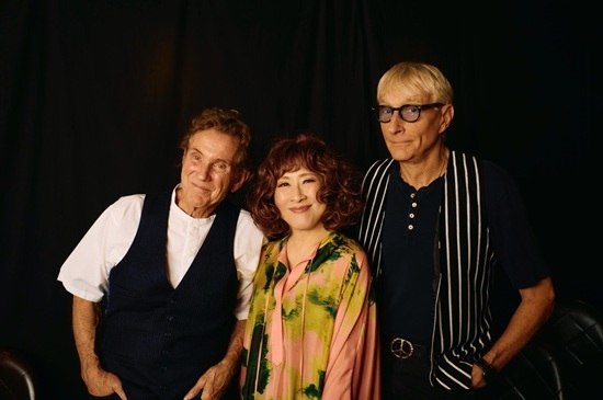 鉄壁トリオによる圧巻のパフォーマンスが豪華仕様ライブ盤に!